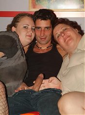 Explicit live cam show with chunky camgirls Anna Marie and Agnes Eva having a nice threesome